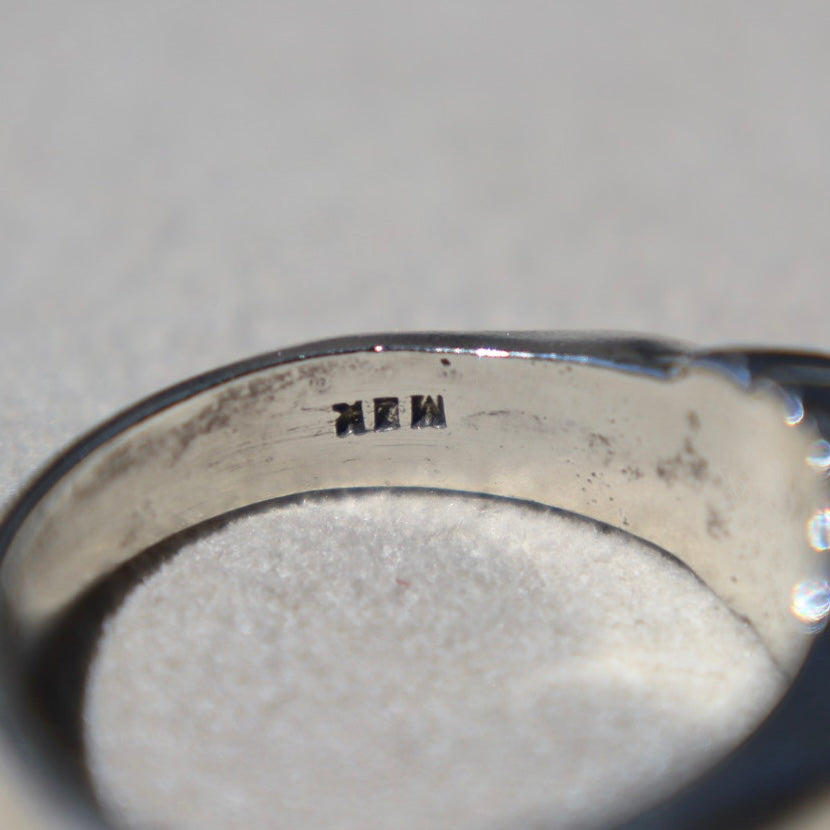 Modern Ribbed Signet Ring