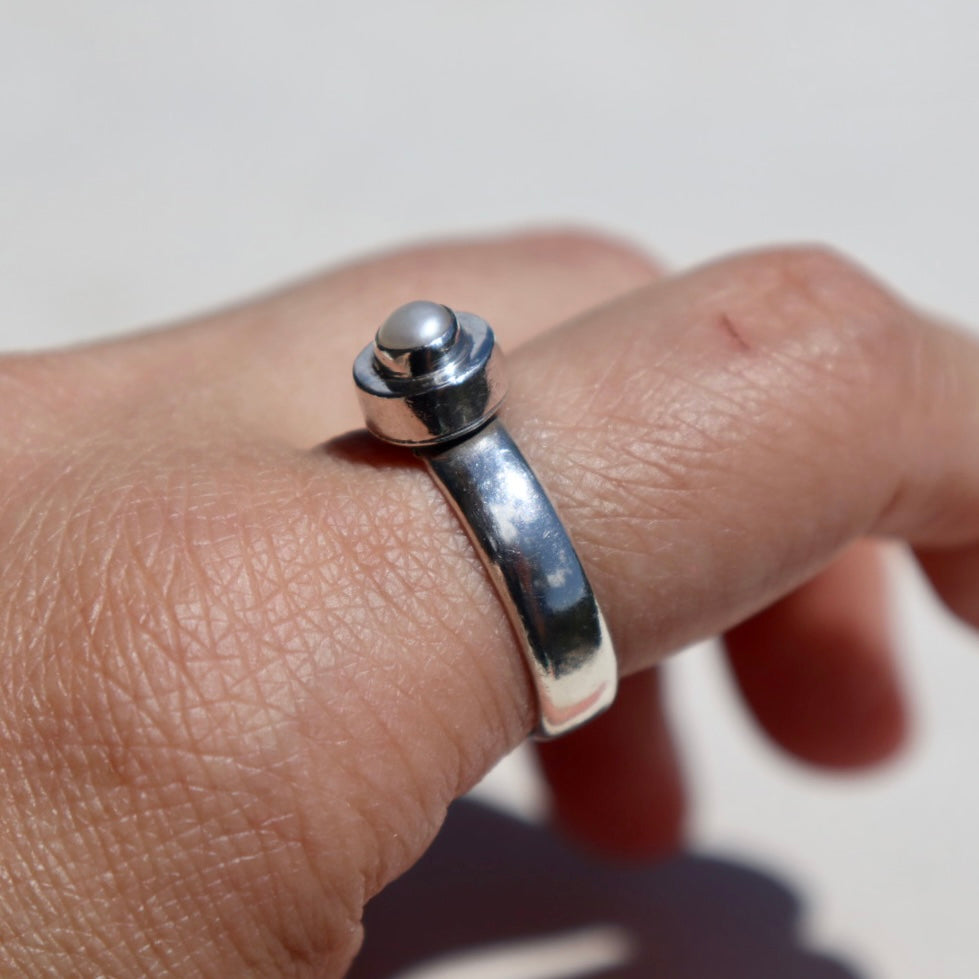 Artisan Made Pearl Solitaire SZ 8