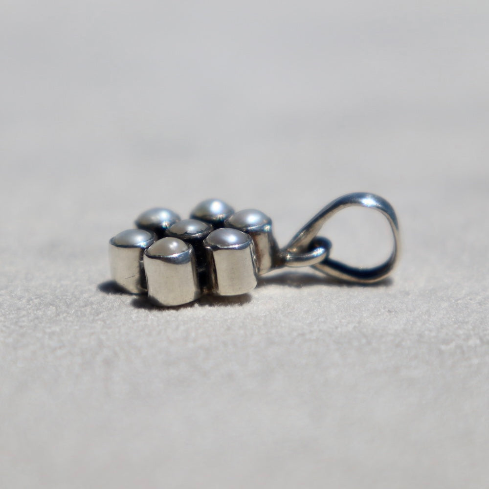 Pearl Daisy Pendant