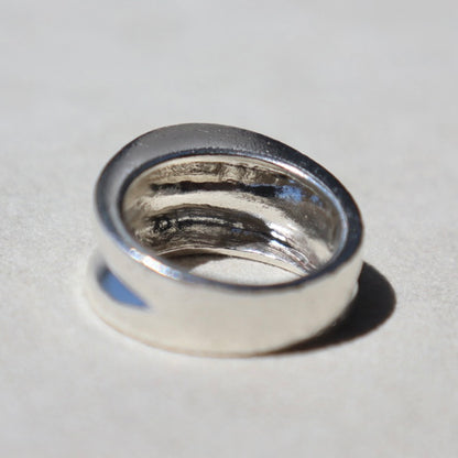 Chunky Modern Concave Band