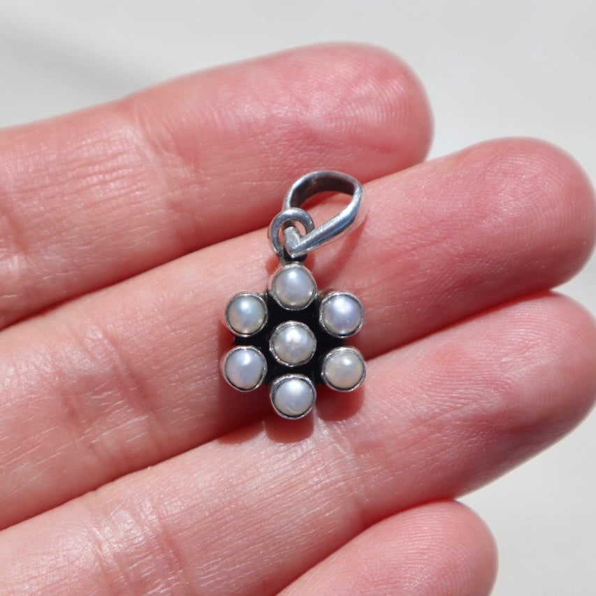 Pearl Daisy Pendant