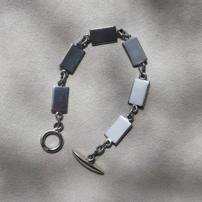 Modern Tab Link Toggle Bracelet