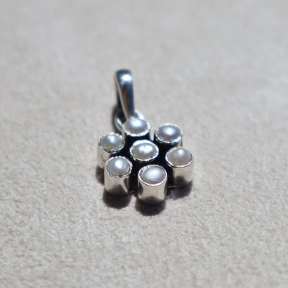 Pearl Daisy Pendant