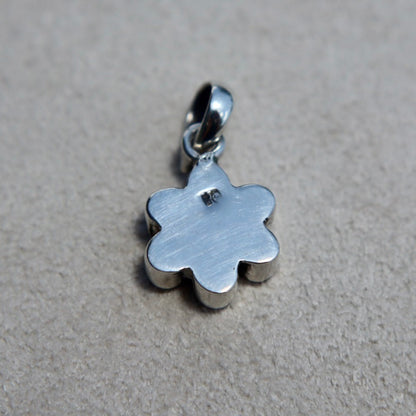 Pearl Daisy Pendant