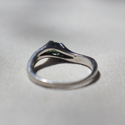 Green Sapphire Wavy Ring