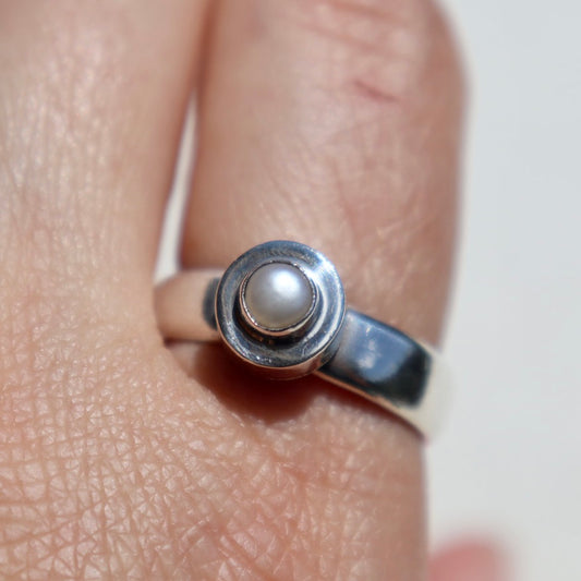 Artisan Made Pearl Solitaire SZ 8