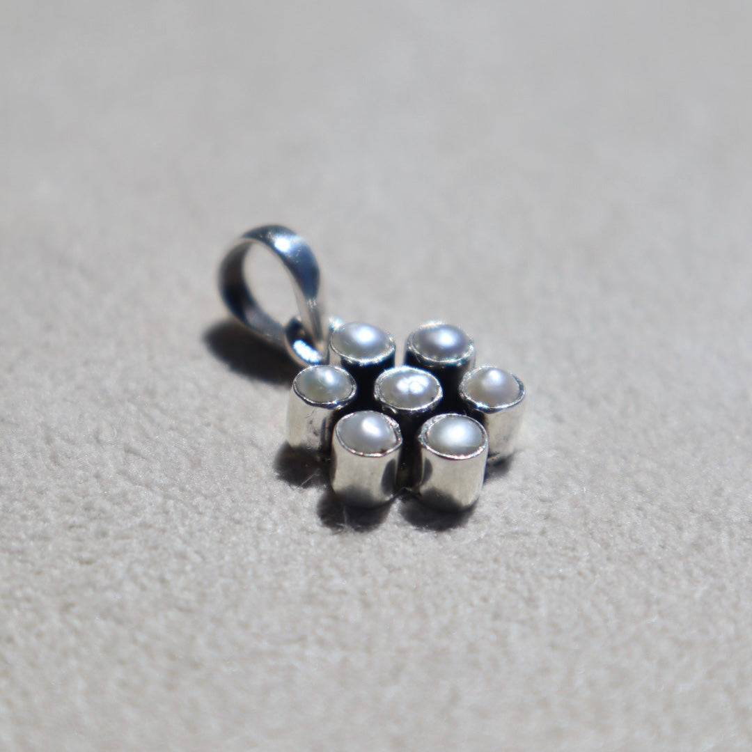 Pearl Daisy Pendant