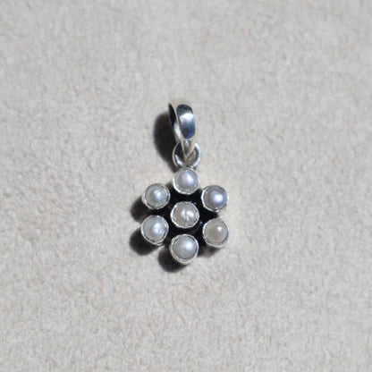 Pearl Daisy Pendant