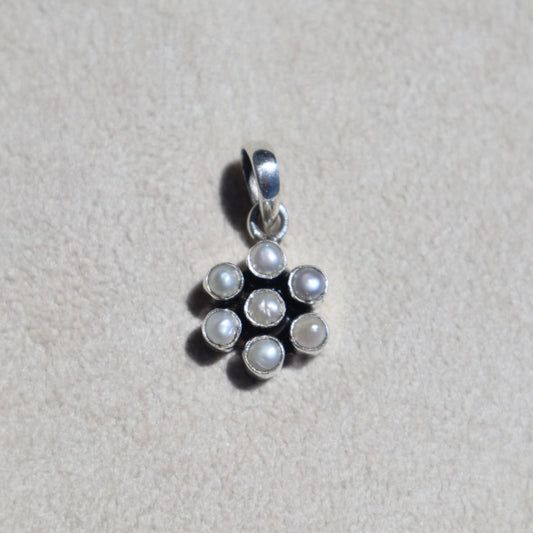 Pearl Daisy Pendant