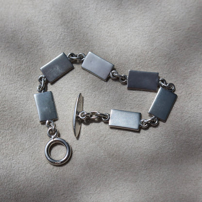 Modern Tab Link Toggle Bracelet