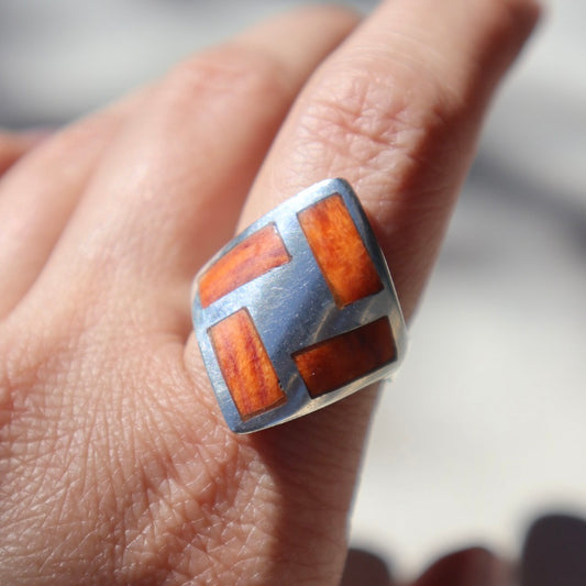 Modern Spiny Oyster Inlay Ring